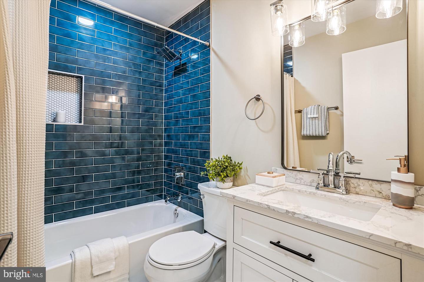 8108 KINGS POINT CT., SPRINGFIELD, Virginia 22153, 4 Bedrooms Bedrooms, ,3 BathroomsBathrooms,Residential,For sale,8108 KINGS POINT CT.,VAFX2258524 MLS # VAFX2258524