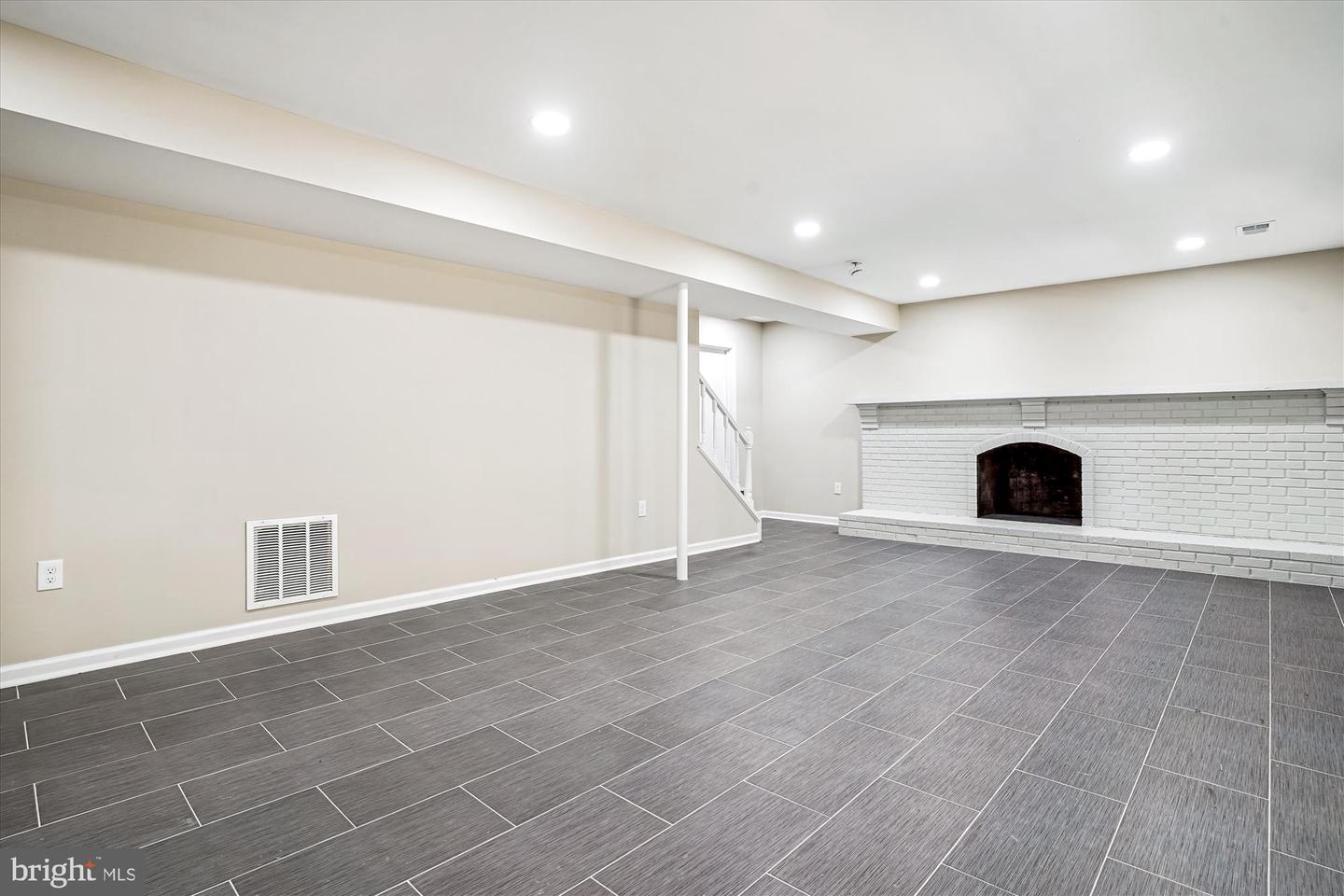 8108 KINGS POINT CT., SPRINGFIELD, Virginia 22153, 4 Bedrooms Bedrooms, ,3 BathroomsBathrooms,Residential,For sale,8108 KINGS POINT CT.,VAFX2258524 MLS # VAFX2258524