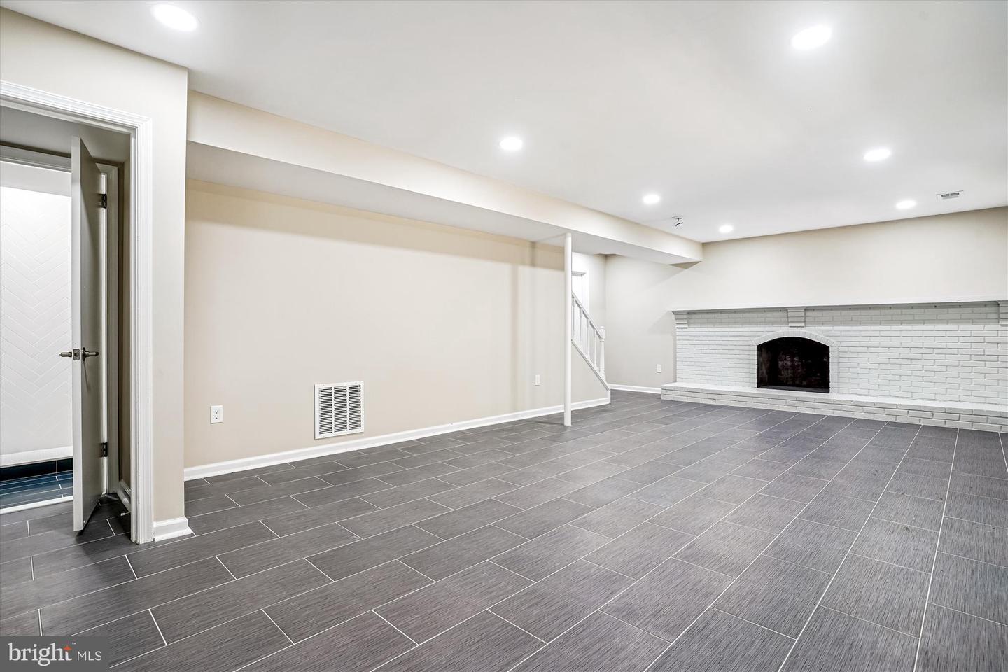 8108 KINGS POINT CT., SPRINGFIELD, Virginia 22153, 4 Bedrooms Bedrooms, ,3 BathroomsBathrooms,Residential,For sale,8108 KINGS POINT CT.,VAFX2258524 MLS # VAFX2258524