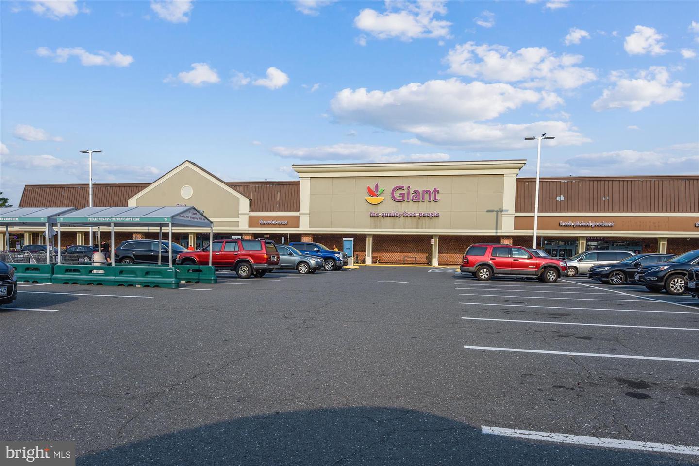 8108 KINGS POINT CT., SPRINGFIELD, Virginia 22153, 4 Bedrooms Bedrooms, ,3 BathroomsBathrooms,Residential,For sale,8108 KINGS POINT CT.,VAFX2258524 MLS # VAFX2258524
