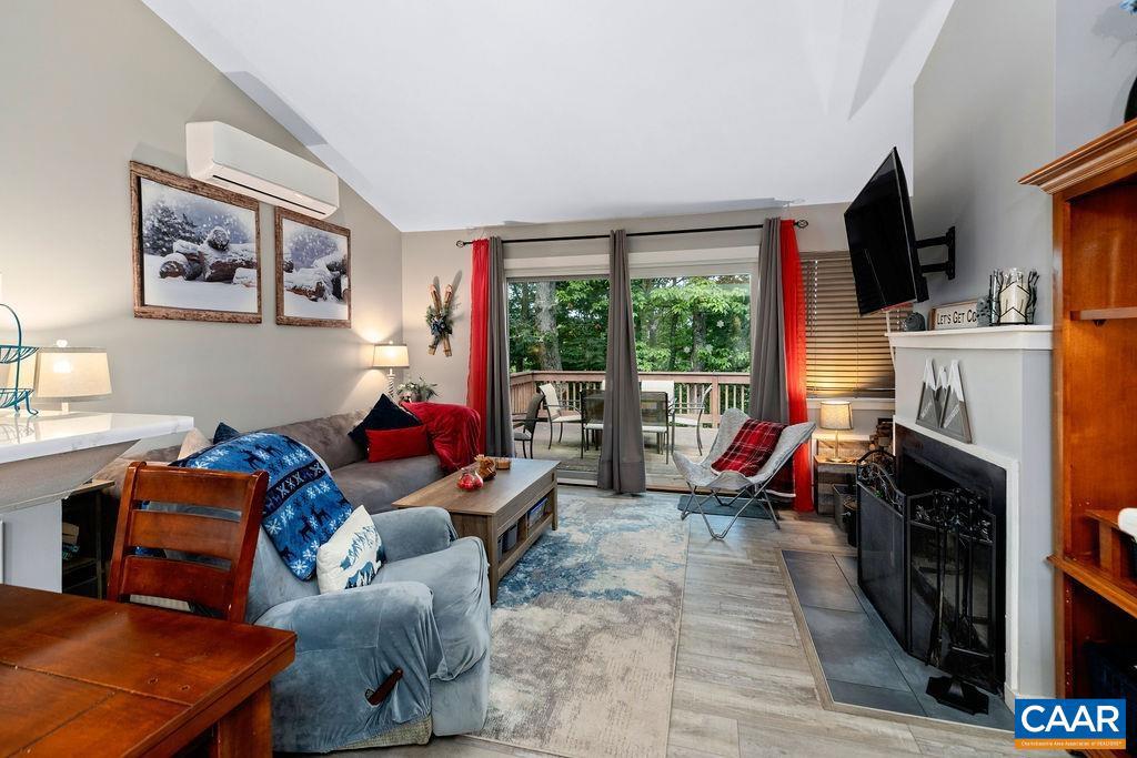 649 WHITE OAK CONDOS, WINTERGREEN RESORT, Virginia 22967, 2 Bedrooms Bedrooms, ,2 BathroomsBathrooms,Residential,For sale,649 WHITE OAK CONDOS,667298 MLS # 667298