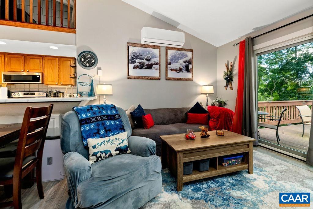 649 WHITE OAK CONDOS, WINTERGREEN RESORT, Virginia 22967, 2 Bedrooms Bedrooms, ,2 BathroomsBathrooms,Residential,For sale,649 WHITE OAK CONDOS,667298 MLS # 667298