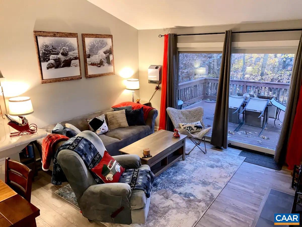 649 WHITE OAK CONDOS, WINTERGREEN RESORT, Virginia 22967, 2 Bedrooms Bedrooms, ,2 BathroomsBathrooms,Residential,For sale,649 WHITE OAK CONDOS,667298 MLS # 667298