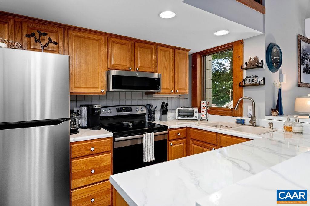 649 WHITE OAK CONDOS, WINTERGREEN RESORT, Virginia 22967, 2 Bedrooms Bedrooms, ,2 BathroomsBathrooms,Residential,For sale,649 WHITE OAK CONDOS,667298 MLS # 667298