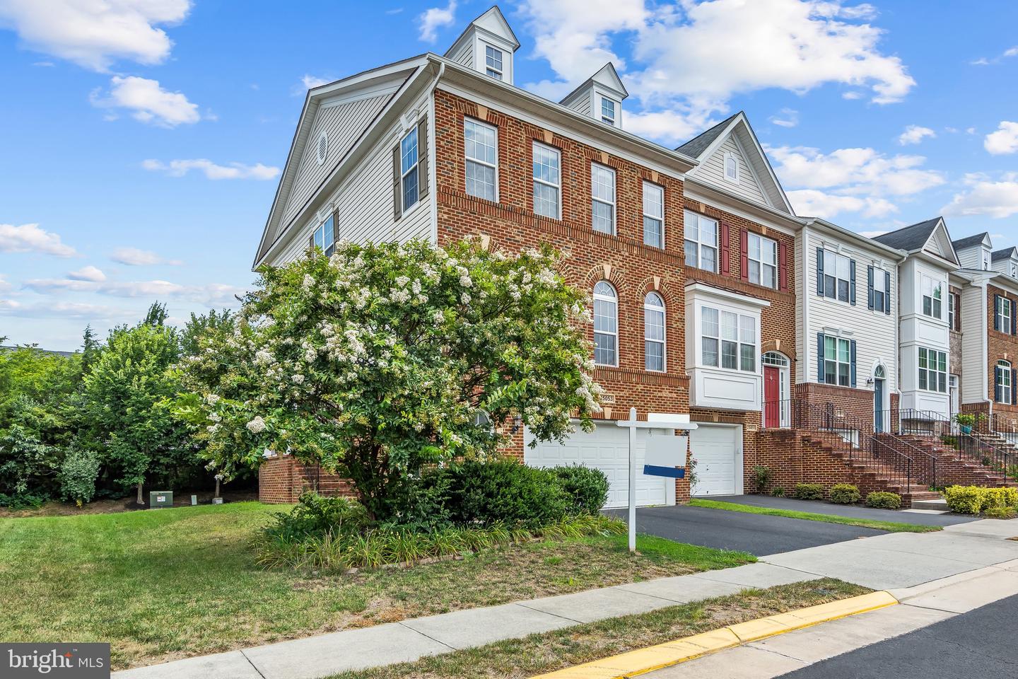 25053 PRAIRIE FIRE SQ, ALDIE, Virginia 20105, 3 Bedrooms Bedrooms, ,3 BathroomsBathrooms,Residential,For sale,25053 PRAIRIE FIRE SQ,VALO2103550 MLS # VALO2103550