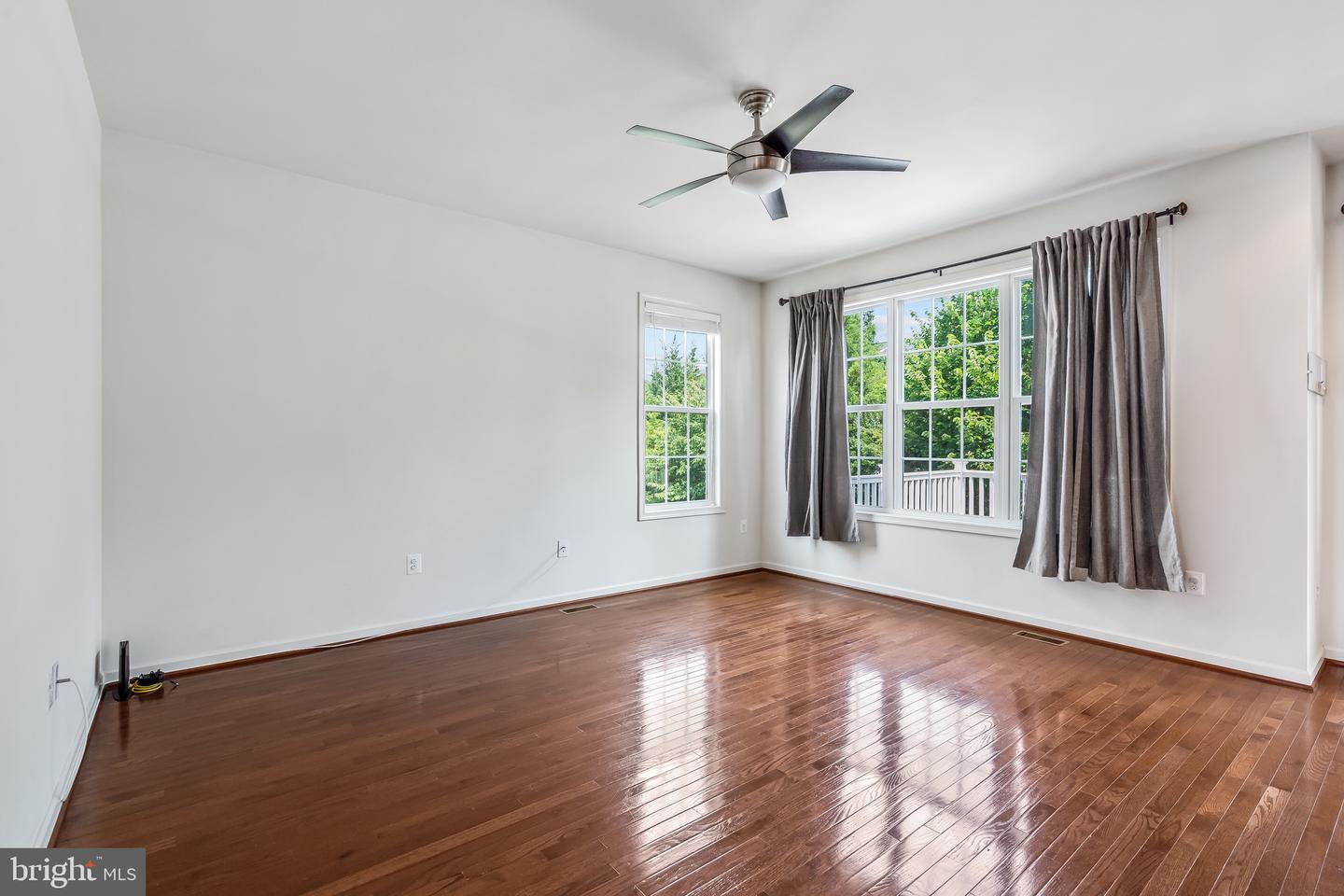 25053 PRAIRIE FIRE SQ, ALDIE, Virginia 20105, 3 Bedrooms Bedrooms, ,3 BathroomsBathrooms,Residential,For sale,25053 PRAIRIE FIRE SQ,VALO2103550 MLS # VALO2103550