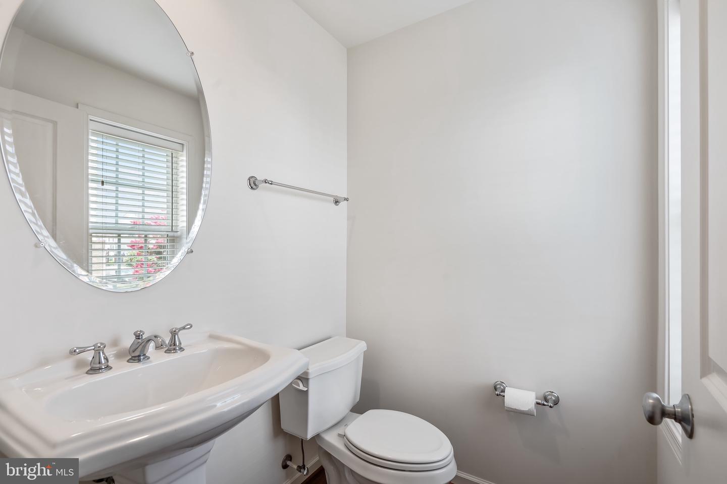 25053 PRAIRIE FIRE SQ, ALDIE, Virginia 20105, 3 Bedrooms Bedrooms, ,3 BathroomsBathrooms,Residential,For sale,25053 PRAIRIE FIRE SQ,VALO2103550 MLS # VALO2103550