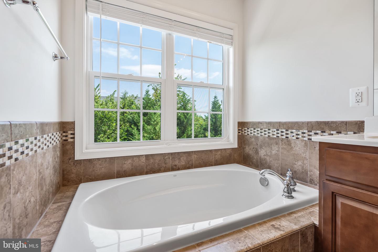 25053 PRAIRIE FIRE SQ, ALDIE, Virginia 20105, 3 Bedrooms Bedrooms, ,3 BathroomsBathrooms,Residential,For sale,25053 PRAIRIE FIRE SQ,VALO2103550 MLS # VALO2103550