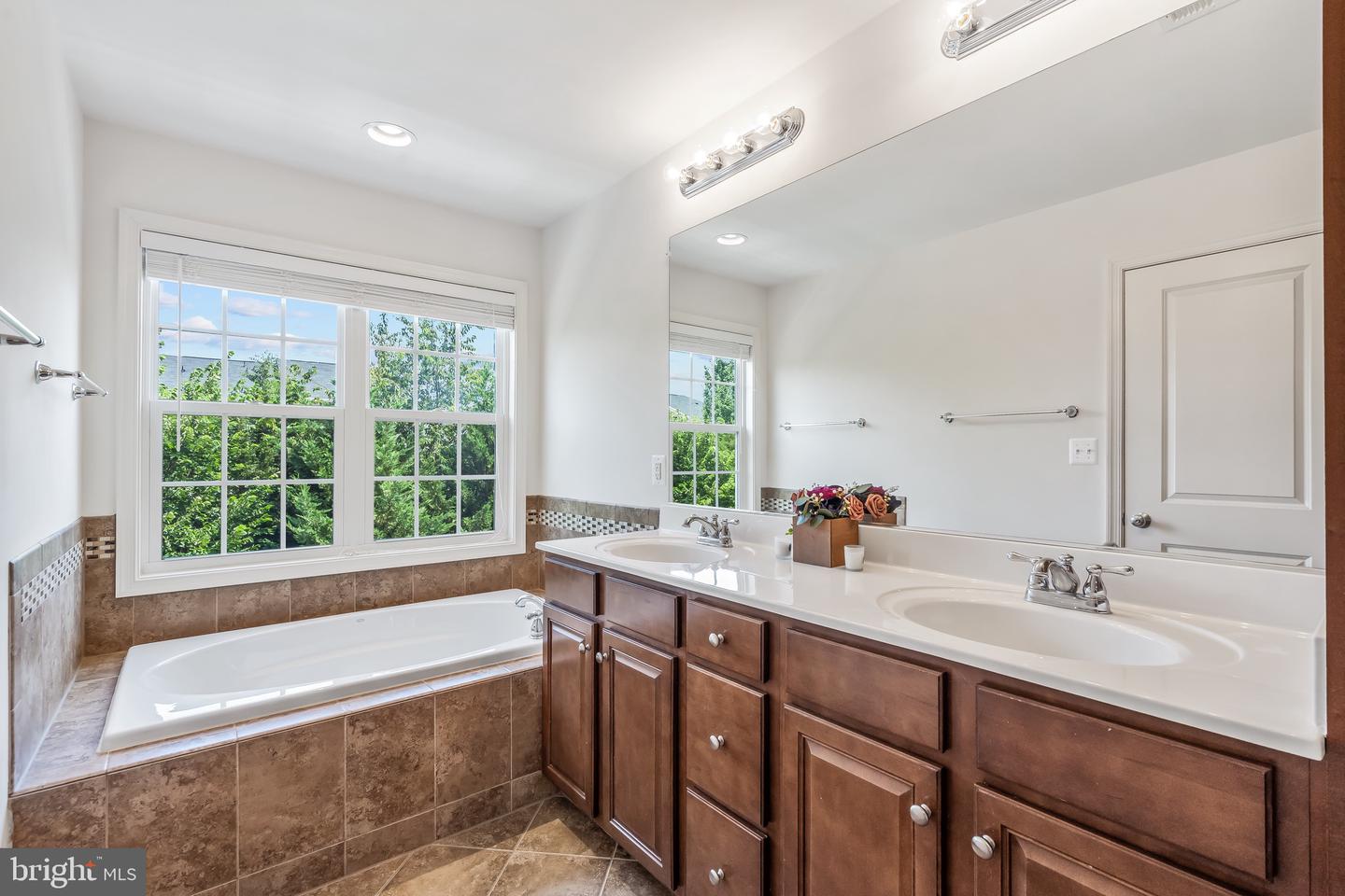 25053 PRAIRIE FIRE SQ, ALDIE, Virginia 20105, 3 Bedrooms Bedrooms, ,3 BathroomsBathrooms,Residential,For sale,25053 PRAIRIE FIRE SQ,VALO2103550 MLS # VALO2103550
