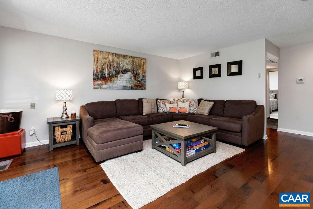 2046 STONE RIDGE CONDOS, WINTERGREEN RESORT, Virginia 22967, 3 Bedrooms Bedrooms, ,3 BathroomsBathrooms,Residential,For sale,2046 STONE RIDGE CONDOS,667306 MLS # 667306