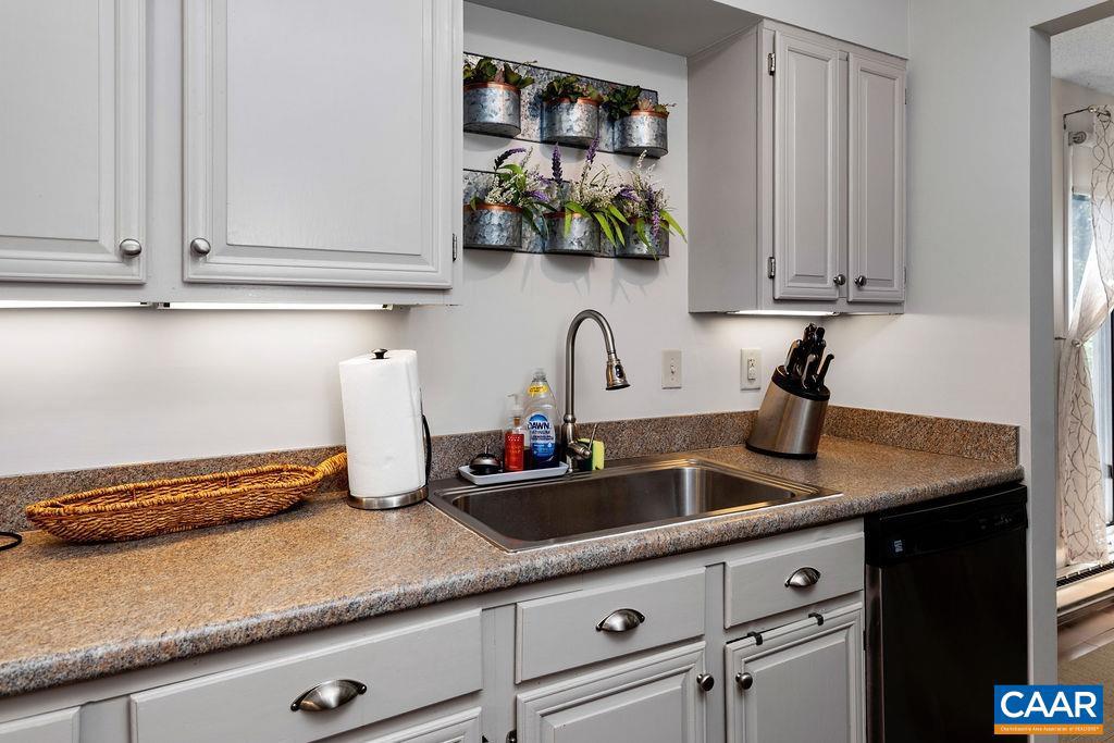 2046 STONE RIDGE CONDOS, WINTERGREEN RESORT, Virginia 22967, 3 Bedrooms Bedrooms, ,3 BathroomsBathrooms,Residential,For sale,2046 STONE RIDGE CONDOS,667306 MLS # 667306