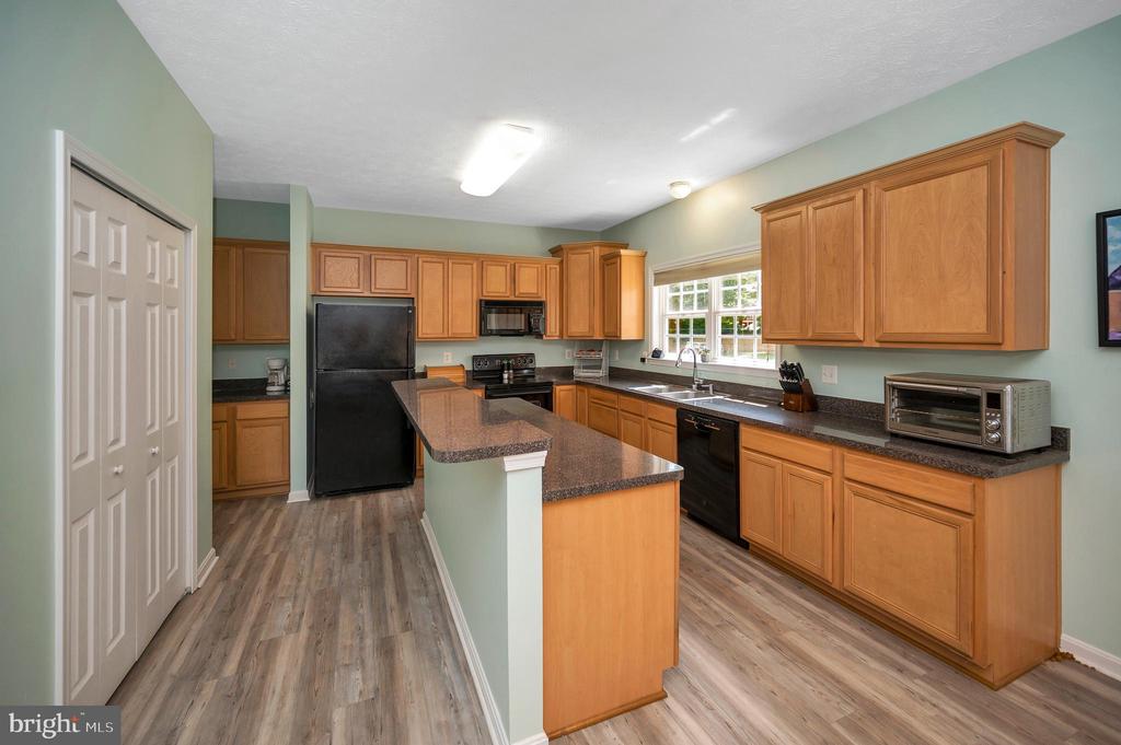 35326 GOSLING LN, LOCUST GROVE, Virginia 22508, 5 Bedrooms Bedrooms, ,4 BathroomsBathrooms,Residential,35326 GOSLING LN,VAOR2009840 MLS # VAOR2009840