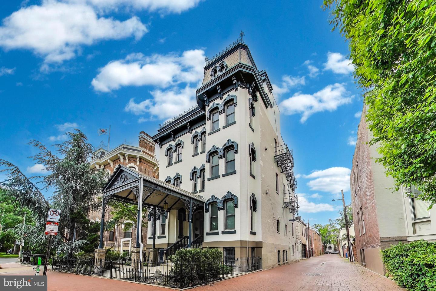1502 13TH ST NW #1, WASHINGTON, District Of Columbia 20005, 2 Bedrooms Bedrooms, ,1 BathroomBathrooms,Residential,For sale,1502 13TH ST NW #1,DCDC2201952 MLS # DCDC2201952