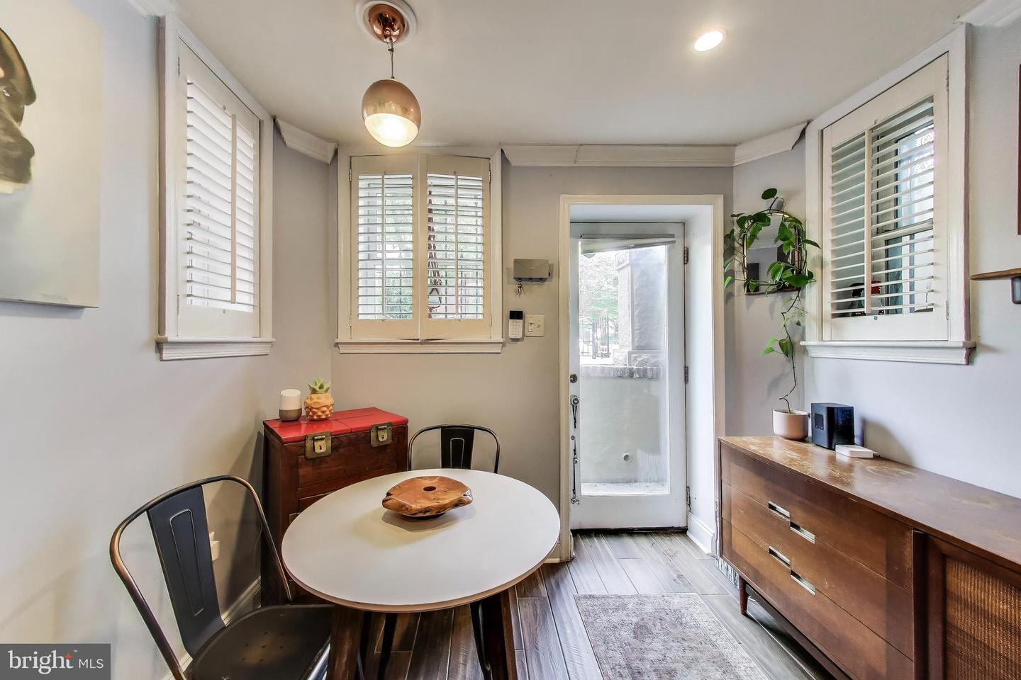 1502 13TH ST NW #1, WASHINGTON, District Of Columbia 20005, 2 Bedrooms Bedrooms, ,1 BathroomBathrooms,Residential,For sale,1502 13TH ST NW #1,DCDC2201952 MLS # DCDC2201952