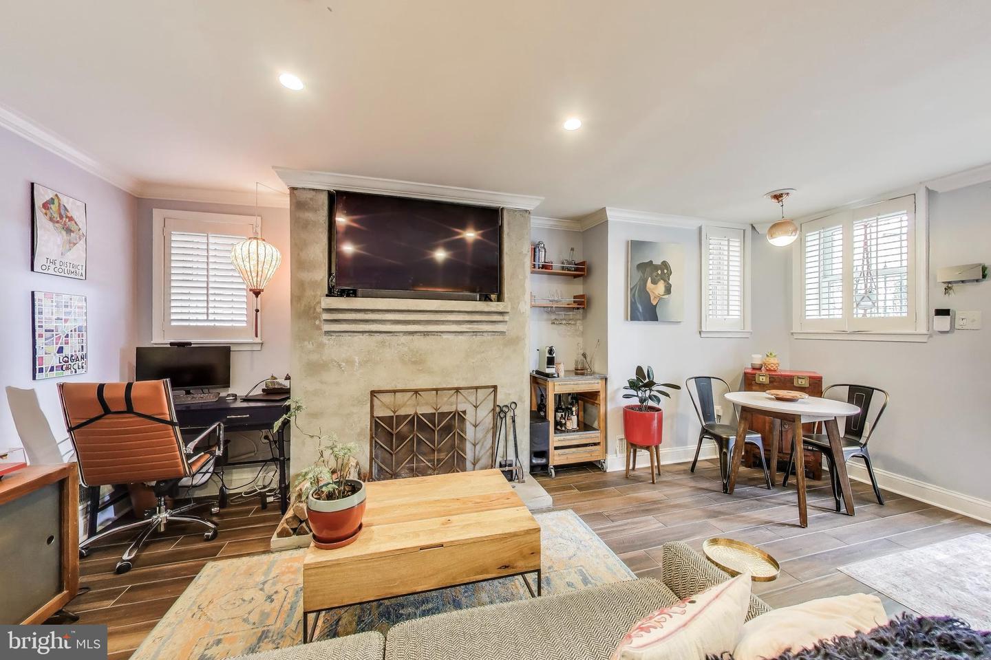 1502 13TH ST NW #1, WASHINGTON, District Of Columbia 20005, 2 Bedrooms Bedrooms, ,1 BathroomBathrooms,Residential,For sale,1502 13TH ST NW #1,DCDC2201952 MLS # DCDC2201952