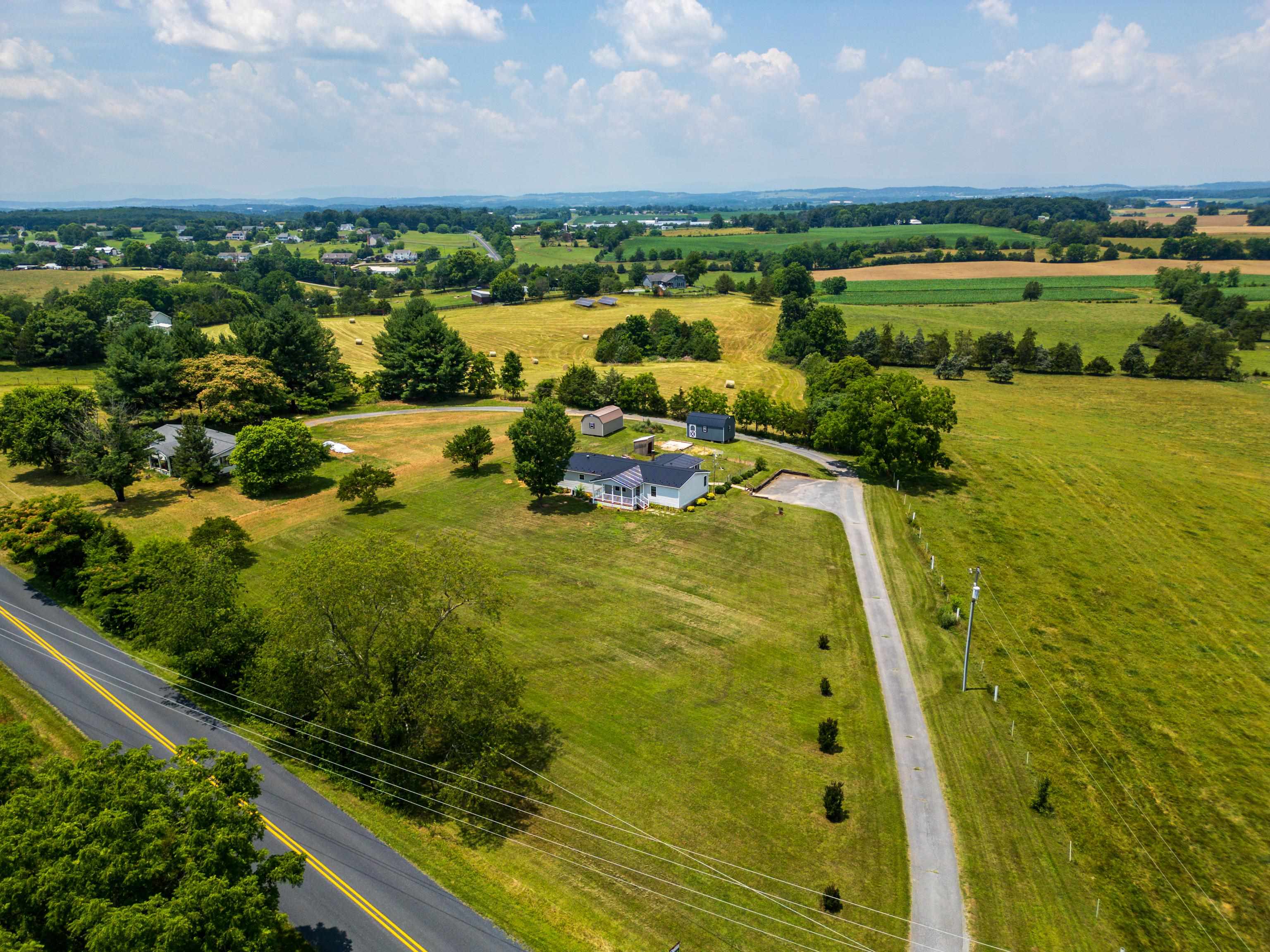 634 PATTERSON MILL RD, GROTTOES, Virginia 24441, 3 Bedrooms Bedrooms, ,2 BathroomsBathrooms,Residential,634 PATTERSON MILL RD,666215 MLS # 666215