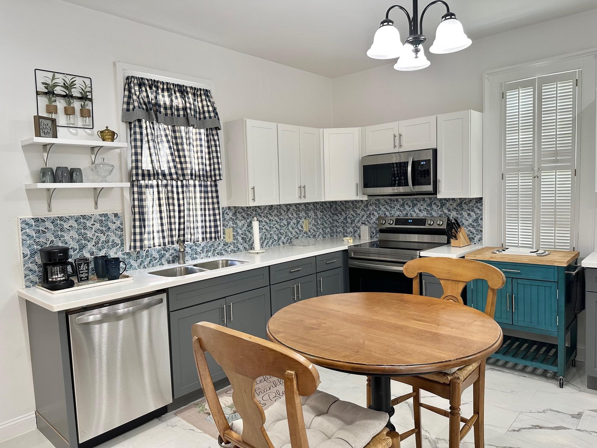 501 W FREDERICK ST, STAUNTON, Virginia 24401, 4 Bedrooms Bedrooms, ,3 BathroomsBathrooms,Residential,Cornerstone House,501 W FREDERICK ST,667182 MLS # 667182