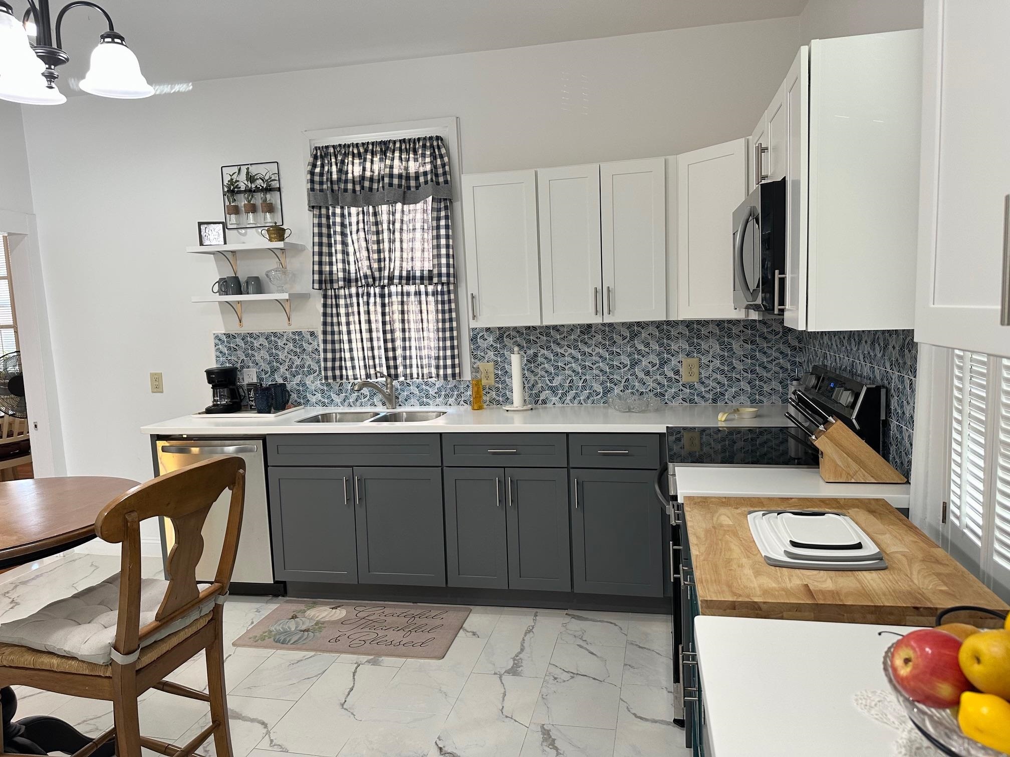 501 W FREDERICK ST, STAUNTON, Virginia 24401, 4 Bedrooms Bedrooms, ,3 BathroomsBathrooms,Residential,Cornerstone House,501 W FREDERICK ST,667182 MLS # 667182