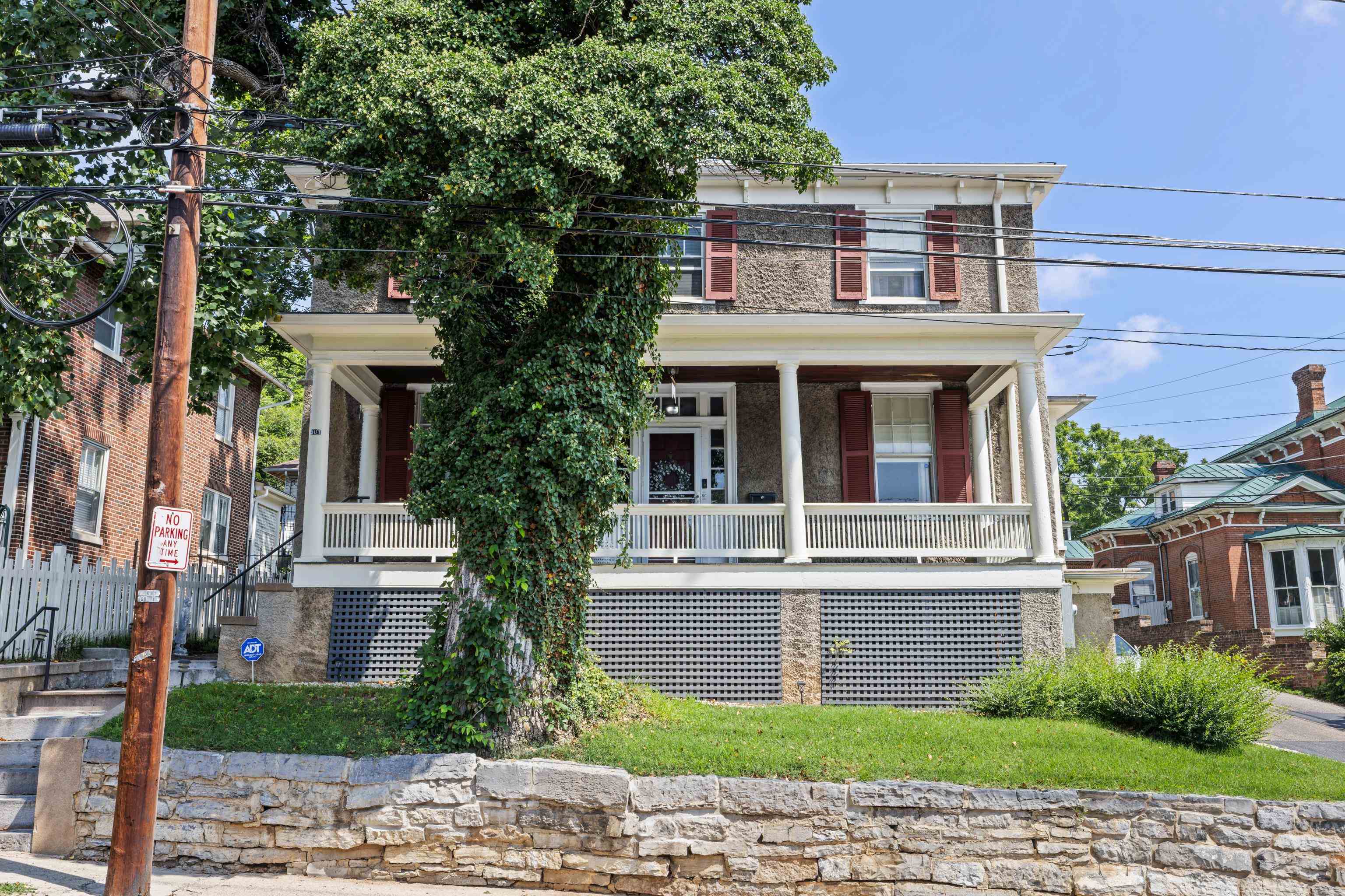 501 W FREDERICK ST, STAUNTON, Virginia 24401, 4 Bedrooms Bedrooms, ,3 BathroomsBathrooms,Residential,Cornerstone House,501 W FREDERICK ST,667182 MLS # 667182