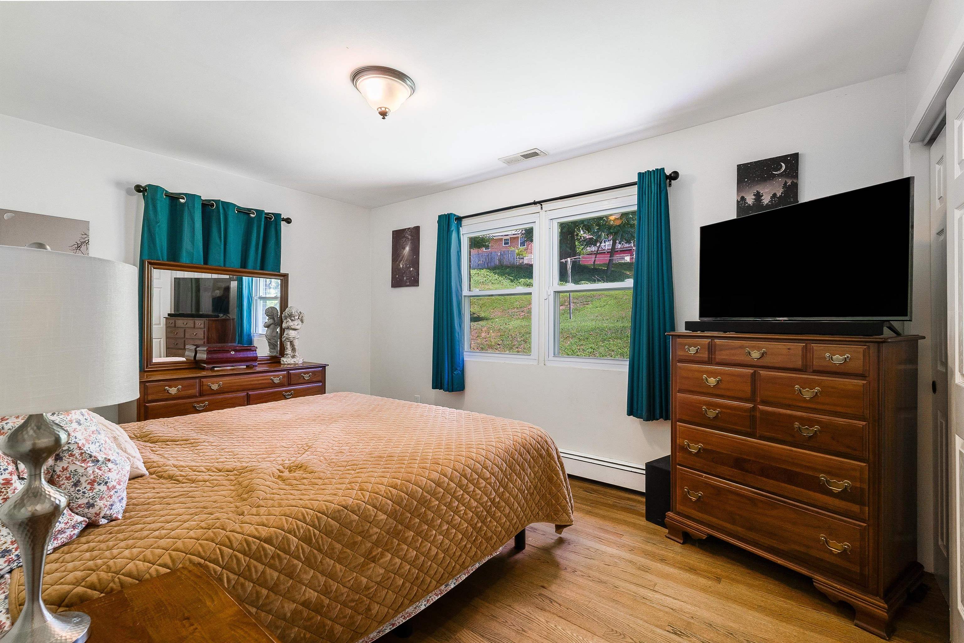 2260 PINE AVE, BUENA VISTA, Virginia 24416, 3 Bedrooms Bedrooms, ,1 BathroomBathrooms,Residential,2260 PINE AVE,667321 MLS # 667321