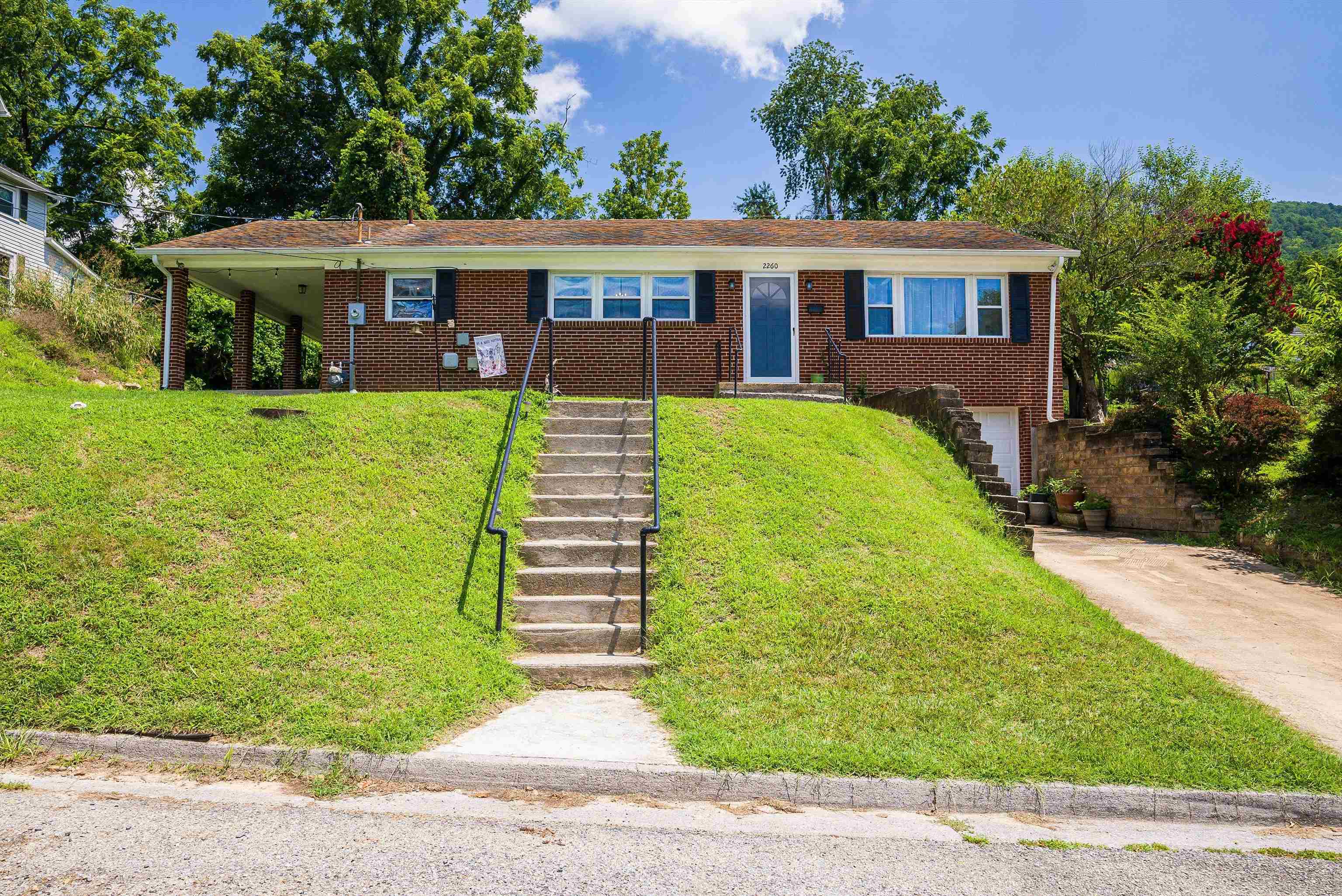 2260 PINE AVE, BUENA VISTA, Virginia 24416, 3 Bedrooms Bedrooms, ,1 BathroomBathrooms,Residential,2260 PINE AVE,667321 MLS # 667321