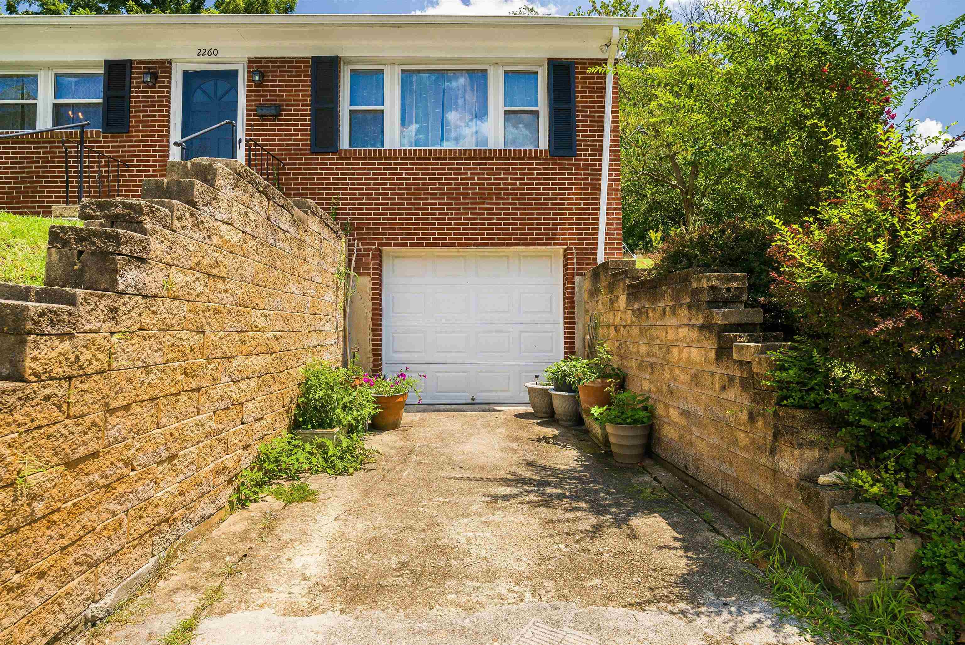 2260 PINE AVE, BUENA VISTA, Virginia 24416, 3 Bedrooms Bedrooms, ,1 BathroomBathrooms,Residential,2260 PINE AVE,667321 MLS # 667321