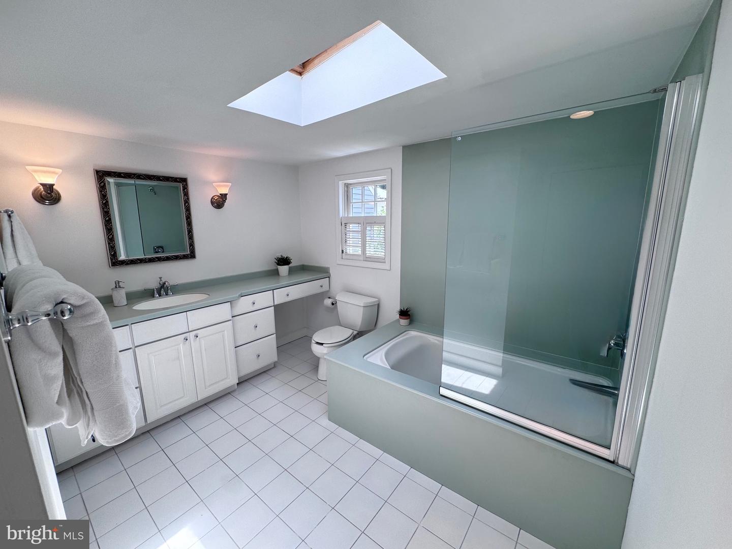 210 GIBBON ST, ALEXANDRIA, Virginia 22314, 2 Bedrooms Bedrooms, ,1 BathroomBathrooms,Residential,For sale,210 GIBBON ST,VAAX2047280 MLS # VAAX2047280