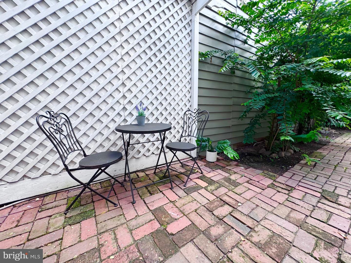 210 GIBBON ST, ALEXANDRIA, Virginia 22314, 2 Bedrooms Bedrooms, ,1 BathroomBathrooms,Residential,For sale,210 GIBBON ST,VAAX2047280 MLS # VAAX2047280