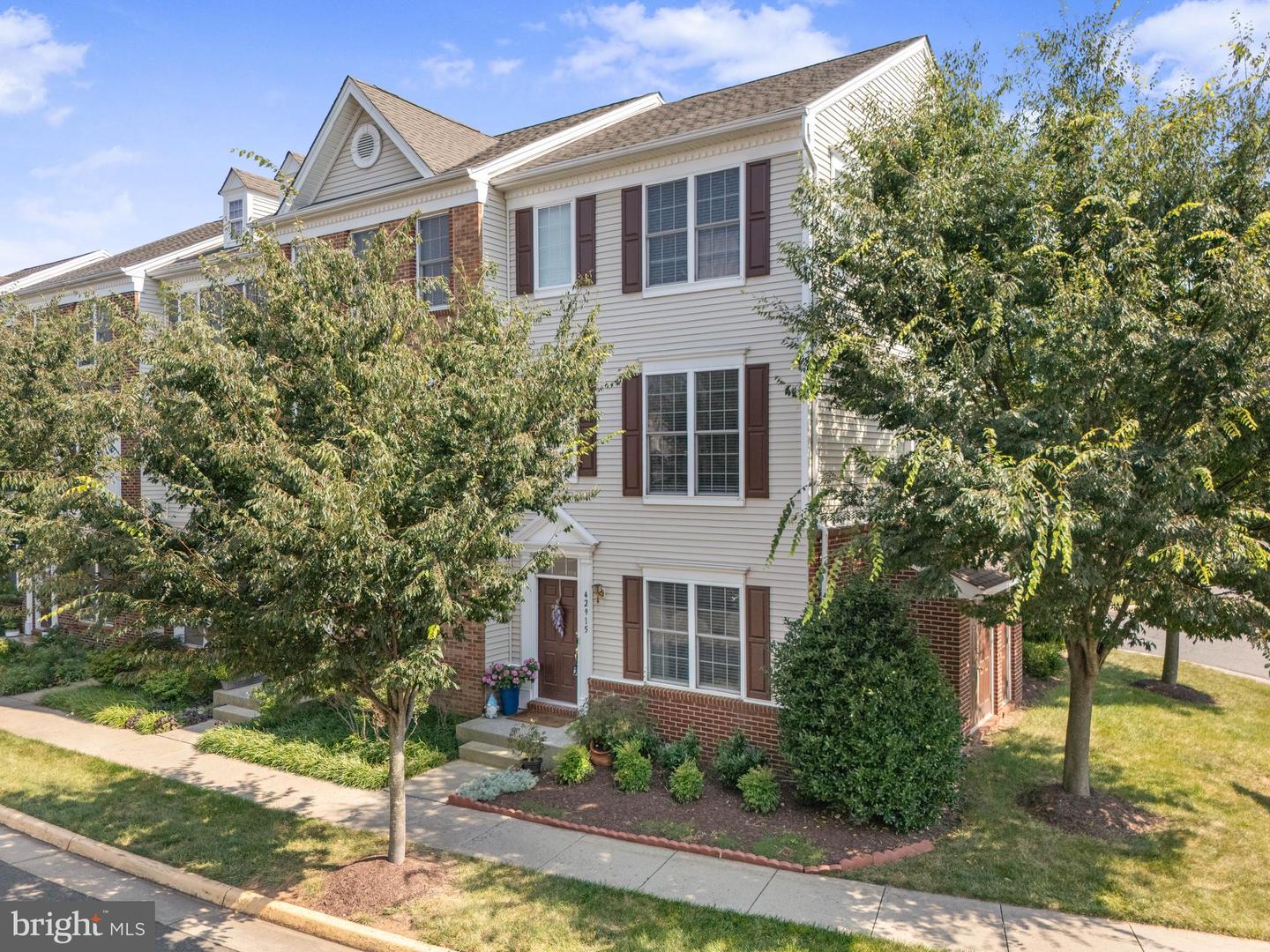 42915 MCCOMAS TER, CHANTILLY, Virginia 20152, 4 Bedrooms Bedrooms, ,2 BathroomsBathrooms,Residential,For sale,42915 MCCOMAS TER,VALO2101548 MLS # VALO2101548