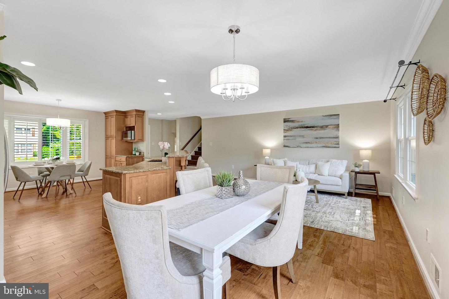 9513 SCARAB ST, VIENNA, Virginia 22182, 5 Bedrooms Bedrooms, ,3 BathroomsBathrooms,Residential,For sale,9513 SCARAB ST,VAFX2254410 MLS # VAFX2254410