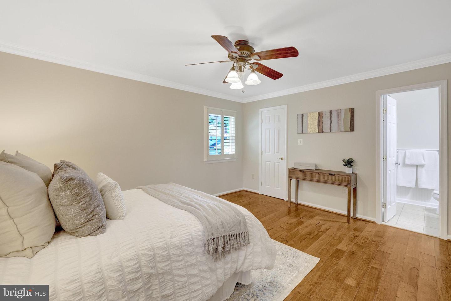 9513 SCARAB ST, VIENNA, Virginia 22182, 5 Bedrooms Bedrooms, ,3 BathroomsBathrooms,Residential,For sale,9513 SCARAB ST,VAFX2254410 MLS # VAFX2254410