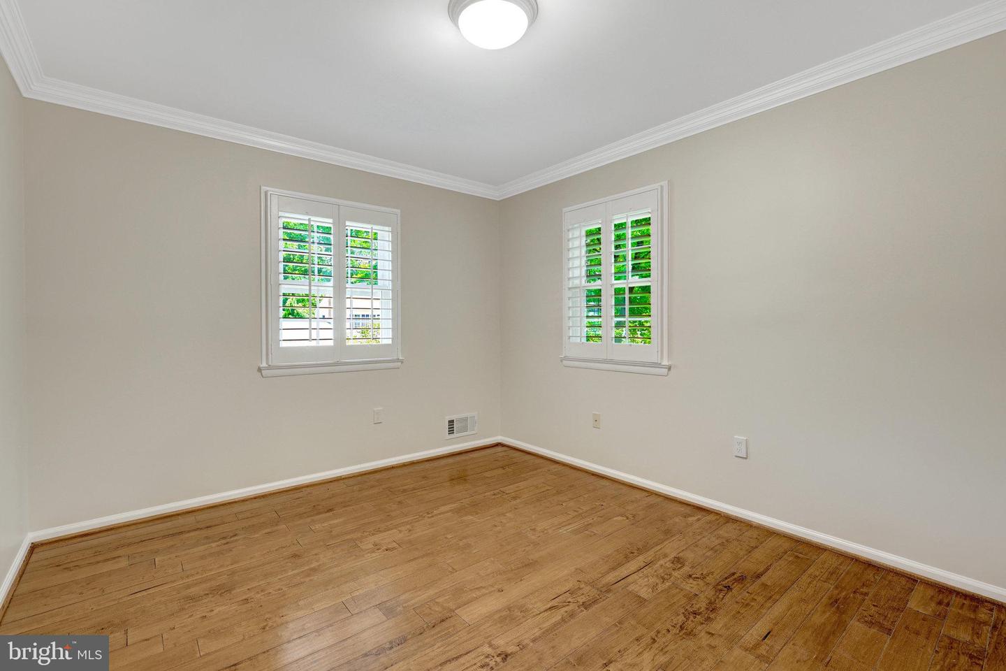 9513 SCARAB ST, VIENNA, Virginia 22182, 5 Bedrooms Bedrooms, ,3 BathroomsBathrooms,Residential,For sale,9513 SCARAB ST,VAFX2254410 MLS # VAFX2254410
