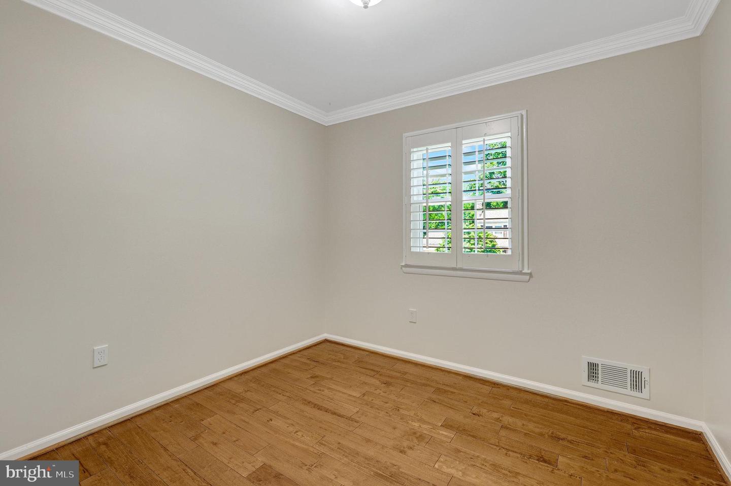 9513 SCARAB ST, VIENNA, Virginia 22182, 5 Bedrooms Bedrooms, ,3 BathroomsBathrooms,Residential,For sale,9513 SCARAB ST,VAFX2254410 MLS # VAFX2254410