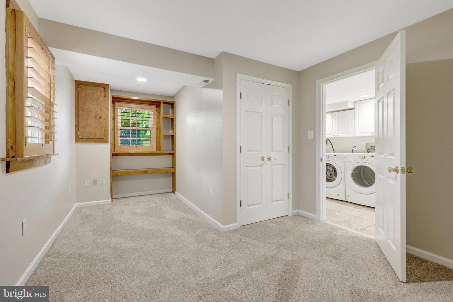 9513 SCARAB ST, VIENNA, Virginia 22182, 5 Bedrooms Bedrooms, ,3 BathroomsBathrooms,Residential,For sale,9513 SCARAB ST,VAFX2254410 MLS # VAFX2254410