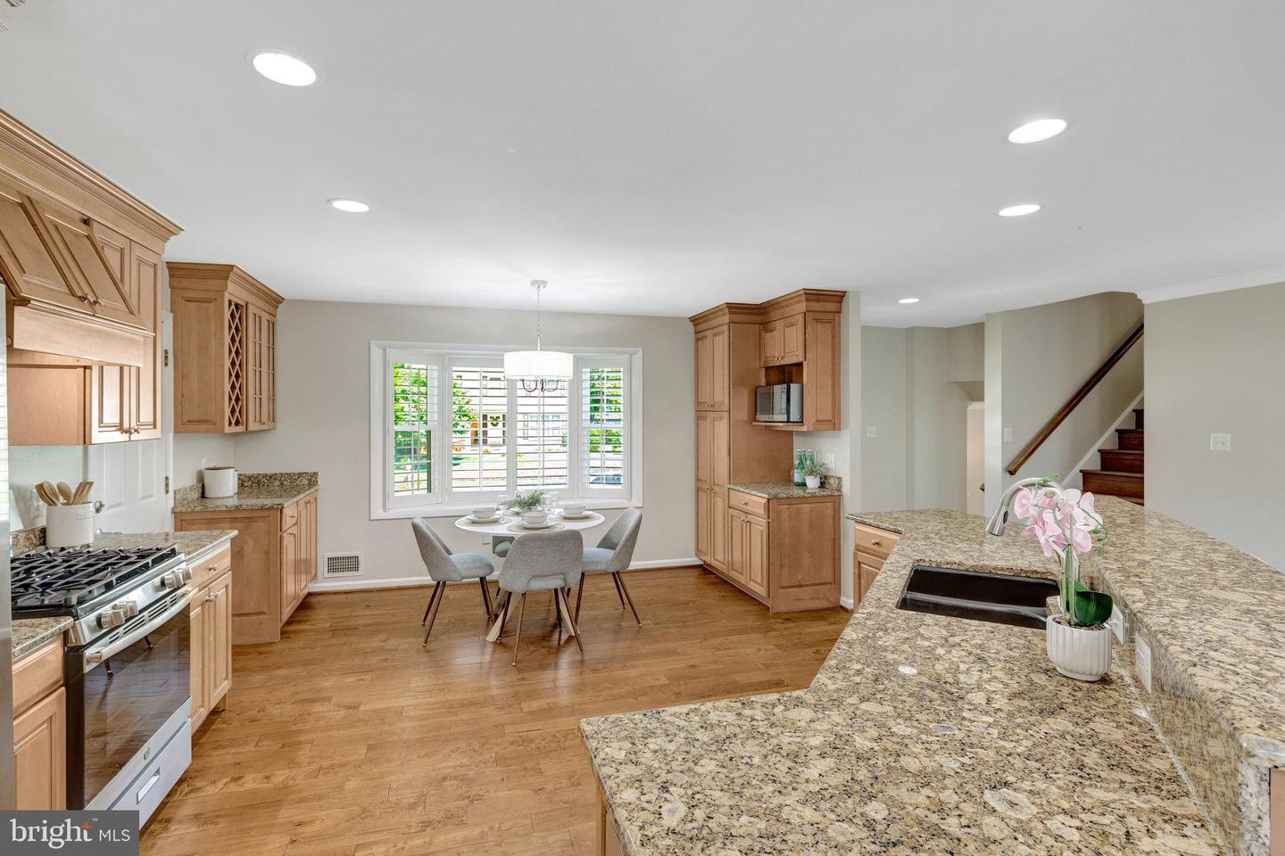 9513 SCARAB ST, VIENNA, Virginia 22182, 5 Bedrooms Bedrooms, ,3 BathroomsBathrooms,Residential,For sale,9513 SCARAB ST,VAFX2254410 MLS # VAFX2254410