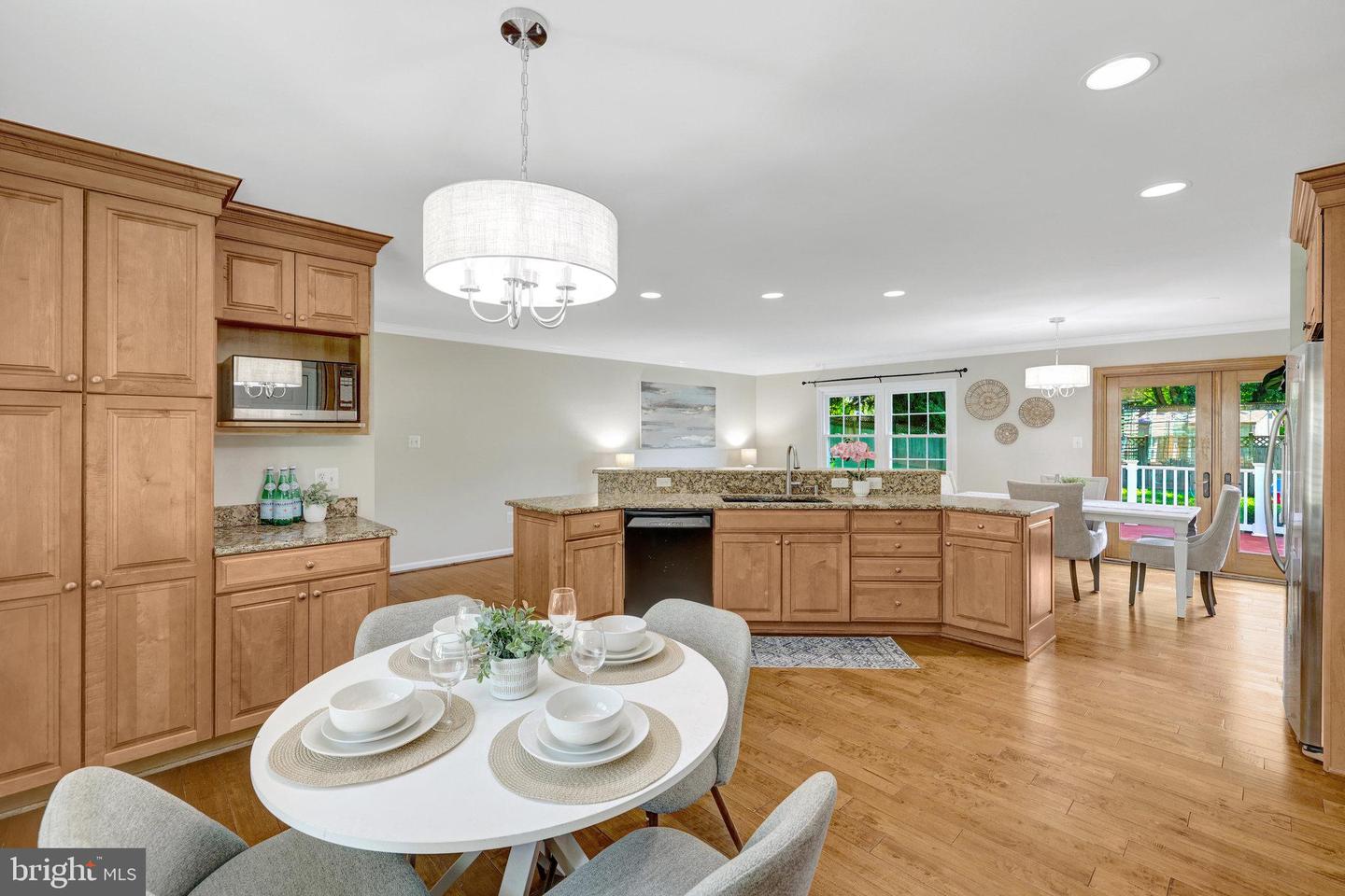 9513 SCARAB ST, VIENNA, Virginia 22182, 5 Bedrooms Bedrooms, ,3 BathroomsBathrooms,Residential,For sale,9513 SCARAB ST,VAFX2254410 MLS # VAFX2254410