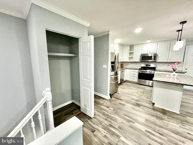 406 W MAPLE AVE, STERLING, Virginia 20164, 6 Bedrooms Bedrooms, ,2 BathroomsBathrooms,Residential,For sale,406 W MAPLE AVE,VALO2102046 MLS # VALO2102046