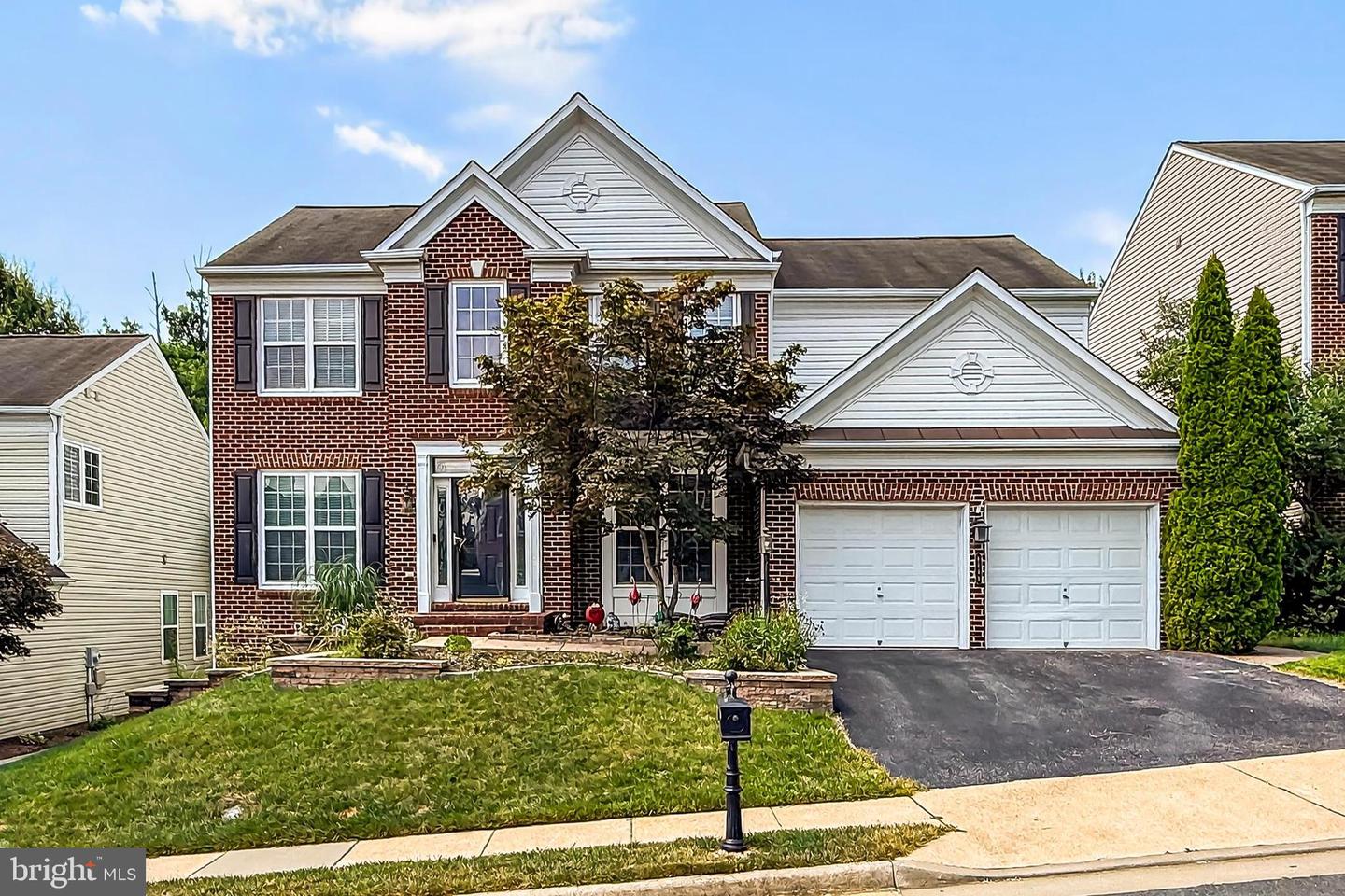 8189 DOUGLAS FIR DR, LORTON, Virginia 22079, 4 Bedrooms Bedrooms, ,3 BathroomsBathrooms,Residential,For sale,8189 DOUGLAS FIR DR,VAFX2257190 MLS # VAFX2257190