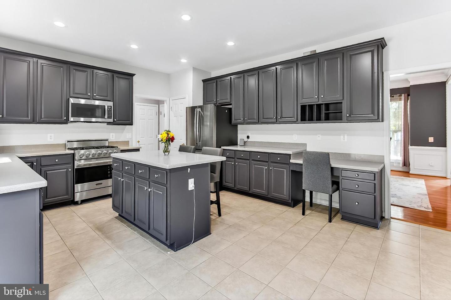 8189 DOUGLAS FIR DR, LORTON, Virginia 22079, 4 Bedrooms Bedrooms, ,3 BathroomsBathrooms,Residential,For sale,8189 DOUGLAS FIR DR,VAFX2257190 MLS # VAFX2257190