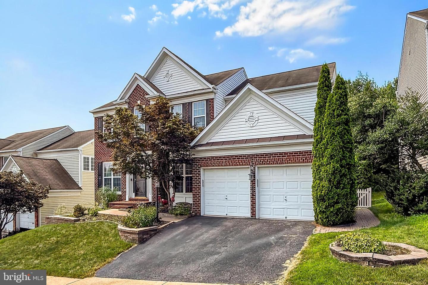 8189 DOUGLAS FIR DR, LORTON, Virginia 22079, 4 Bedrooms Bedrooms, ,3 BathroomsBathrooms,Residential,For sale,8189 DOUGLAS FIR DR,VAFX2257190 MLS # VAFX2257190