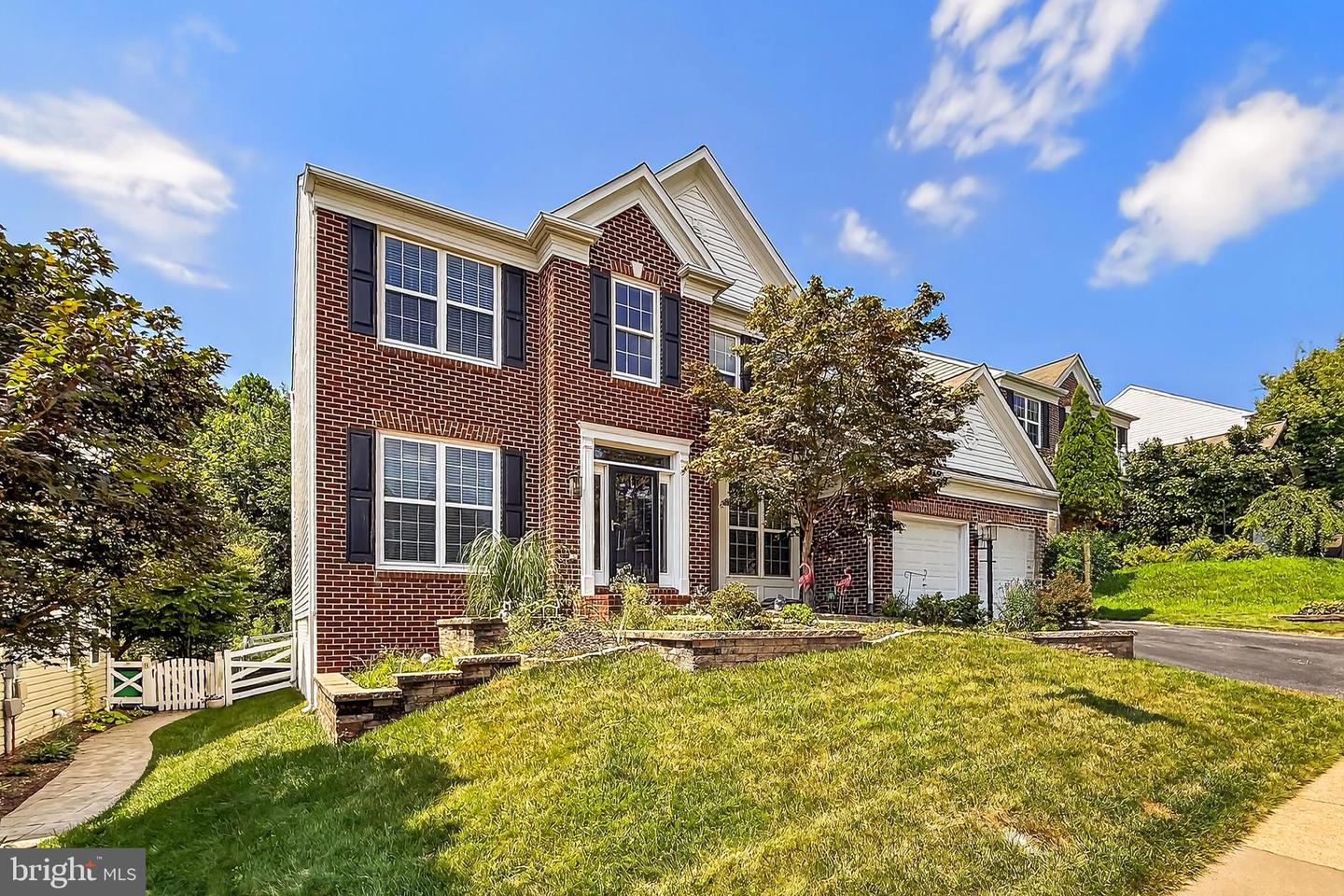 8189 DOUGLAS FIR DR, LORTON, Virginia 22079, 4 Bedrooms Bedrooms, ,3 BathroomsBathrooms,Residential,For sale,8189 DOUGLAS FIR DR,VAFX2257190 MLS # VAFX2257190