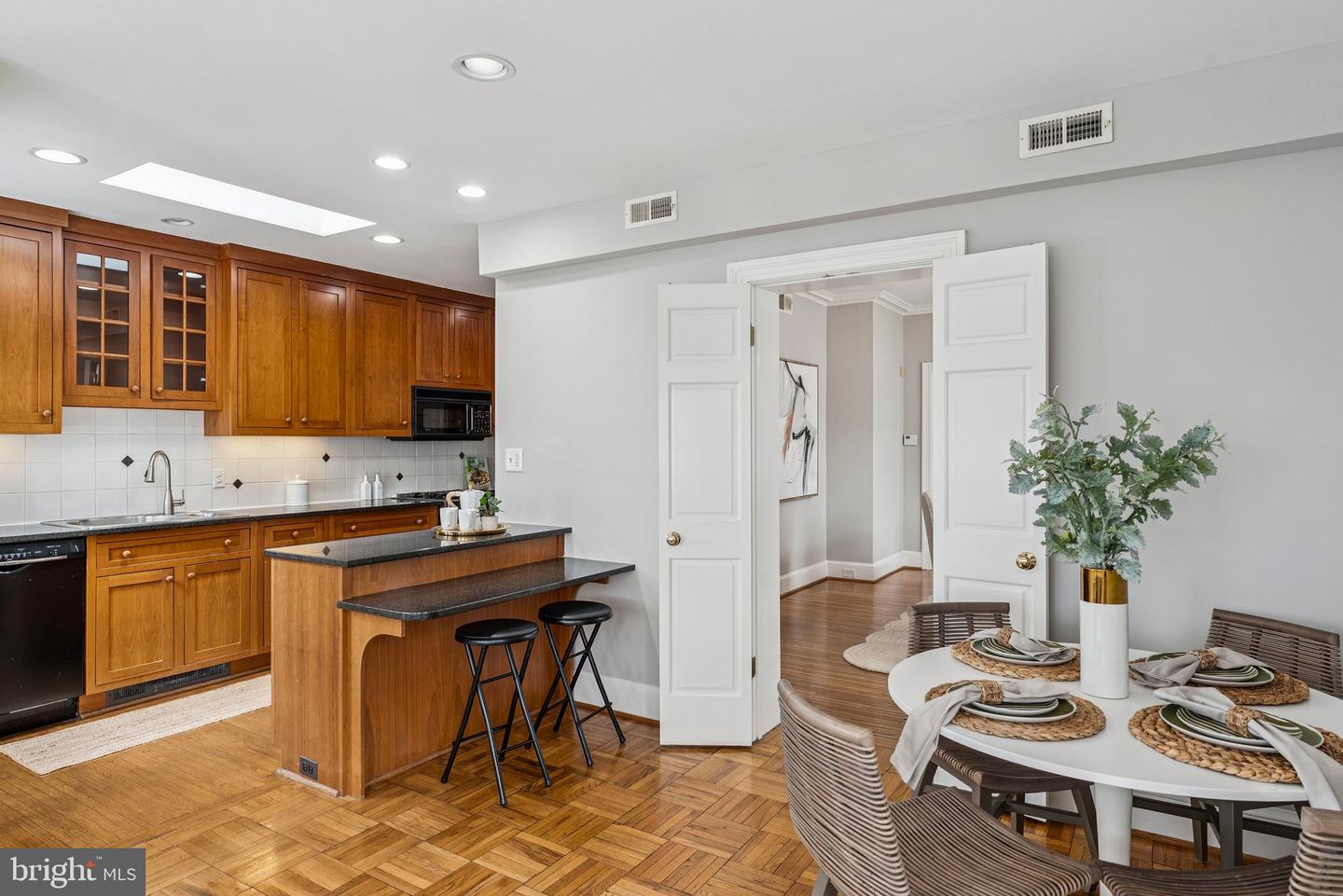 2913 CATHEDRAL AVE NW, WASHINGTON, District Of Columbia 20008, 4 Bedrooms Bedrooms, ,2 BathroomsBathrooms,Residential,For sale,2913 CATHEDRAL AVE NW,DCDC2211792 MLS # DCDC2211792