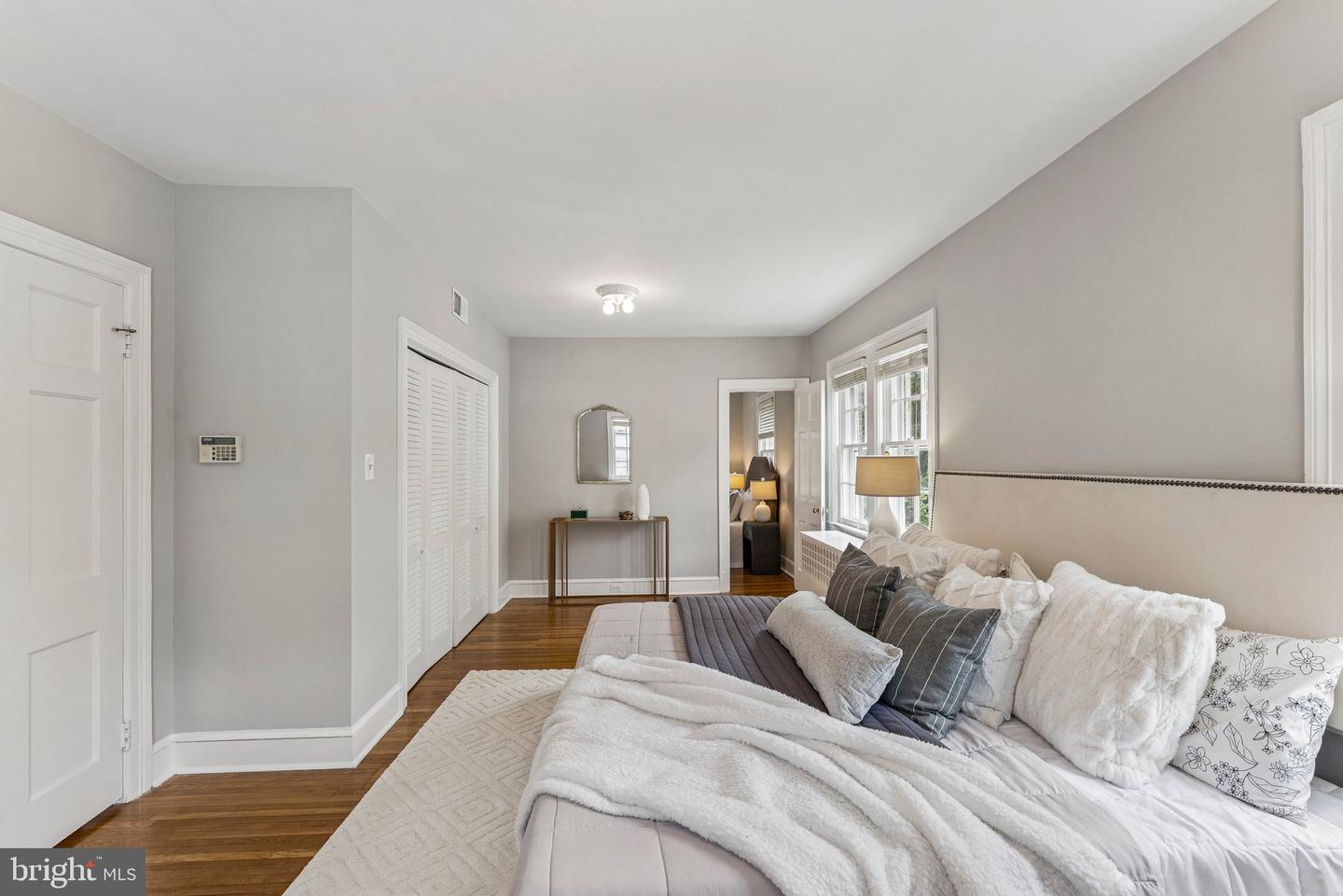 2913 CATHEDRAL AVE NW, WASHINGTON, District Of Columbia 20008, 4 Bedrooms Bedrooms, ,2 BathroomsBathrooms,Residential,For sale,2913 CATHEDRAL AVE NW,DCDC2211792 MLS # DCDC2211792
