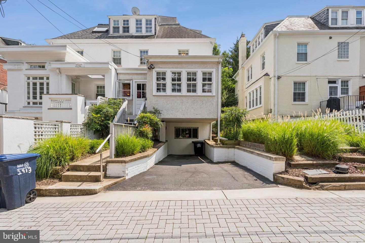 2913 CATHEDRAL AVE NW, WASHINGTON, District Of Columbia 20008, 4 Bedrooms Bedrooms, ,2 BathroomsBathrooms,Residential,For sale,2913 CATHEDRAL AVE NW,DCDC2211792 MLS # DCDC2211792