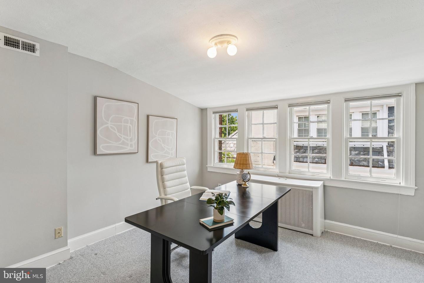 2913 CATHEDRAL AVE NW, WASHINGTON, District Of Columbia 20008, 4 Bedrooms Bedrooms, ,2 BathroomsBathrooms,Residential,For sale,2913 CATHEDRAL AVE NW,DCDC2211792 MLS # DCDC2211792