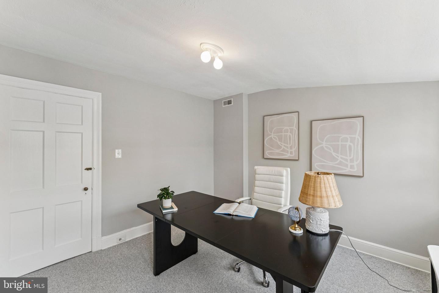 2913 CATHEDRAL AVE NW, WASHINGTON, District Of Columbia 20008, 4 Bedrooms Bedrooms, ,2 BathroomsBathrooms,Residential,For sale,2913 CATHEDRAL AVE NW,DCDC2211792 MLS # DCDC2211792