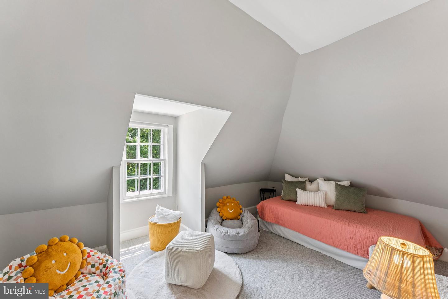 2913 CATHEDRAL AVE NW, WASHINGTON, District Of Columbia 20008, 4 Bedrooms Bedrooms, ,2 BathroomsBathrooms,Residential,For sale,2913 CATHEDRAL AVE NW,DCDC2211792 MLS # DCDC2211792