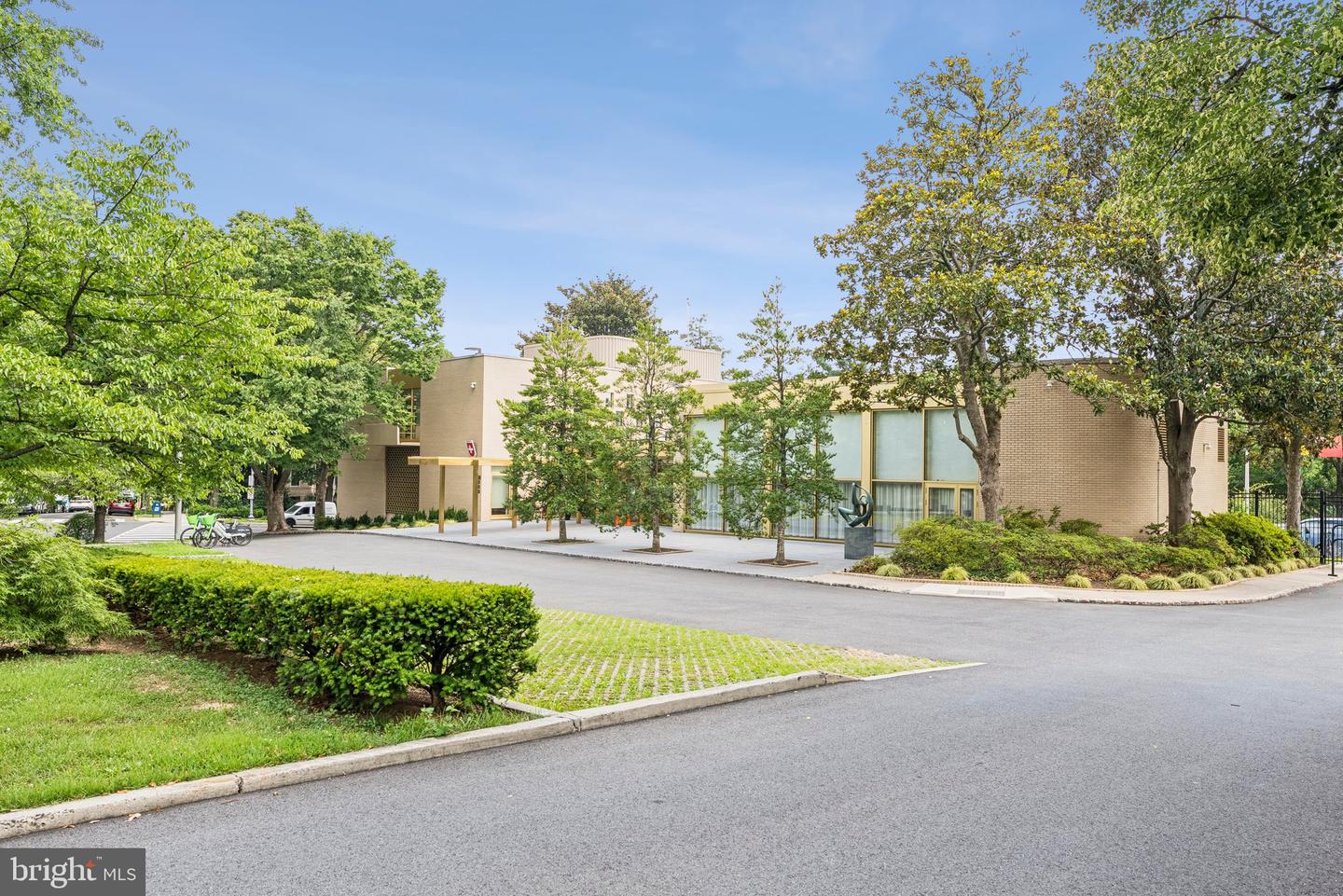 2913 CATHEDRAL AVE NW, WASHINGTON, District Of Columbia 20008, 4 Bedrooms Bedrooms, ,2 BathroomsBathrooms,Residential,For sale,2913 CATHEDRAL AVE NW,DCDC2211792 MLS # DCDC2211792