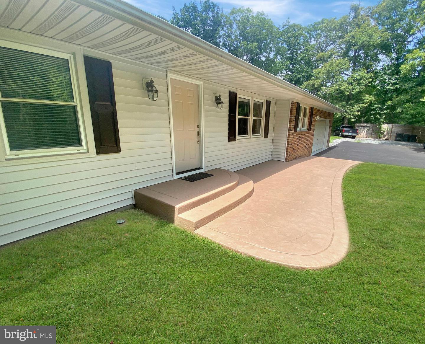 10 CARDINAL DRIVE, FREDERICKSBURG, Virginia 22406, 3 Bedrooms Bedrooms, ,2 BathroomsBathrooms,Residential,For sale,10 CARDINAL DRIVE,VAST2041094 MLS # VAST2041094