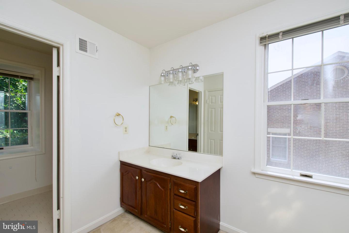 274 GRETNA GREEN CT #43, ALEXANDRIA, Virginia 22304, 3 Bedrooms Bedrooms, ,2 BathroomsBathrooms,Residential,For sale,274 GRETNA GREEN CT #43,VAAX2048010 MLS # VAAX2048010